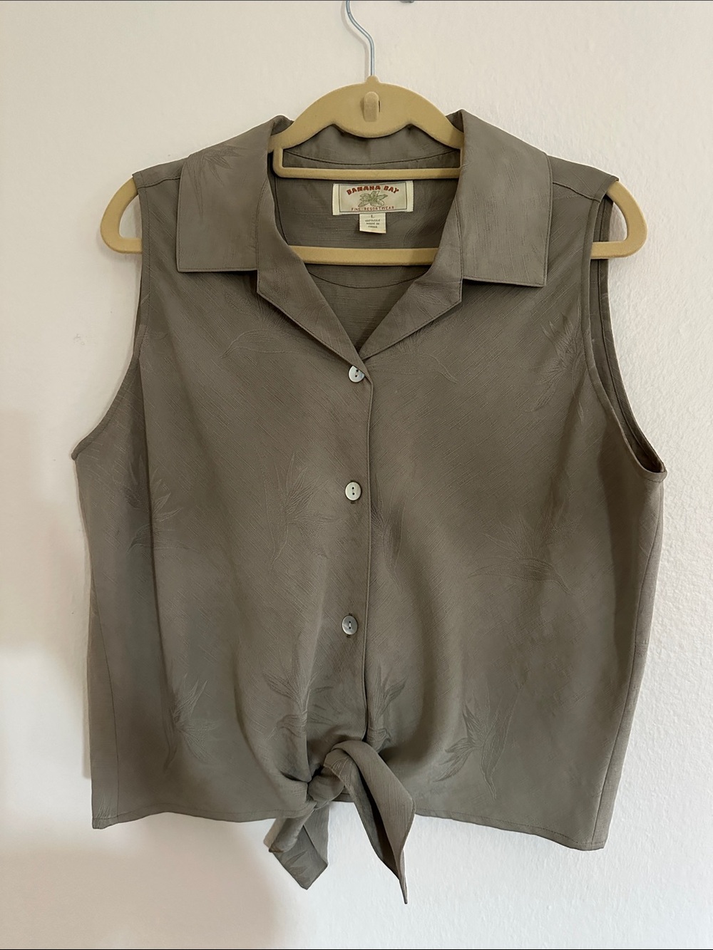 Vintage Banana Bay Silk Sleeveless Button-Front Tie Hem Top